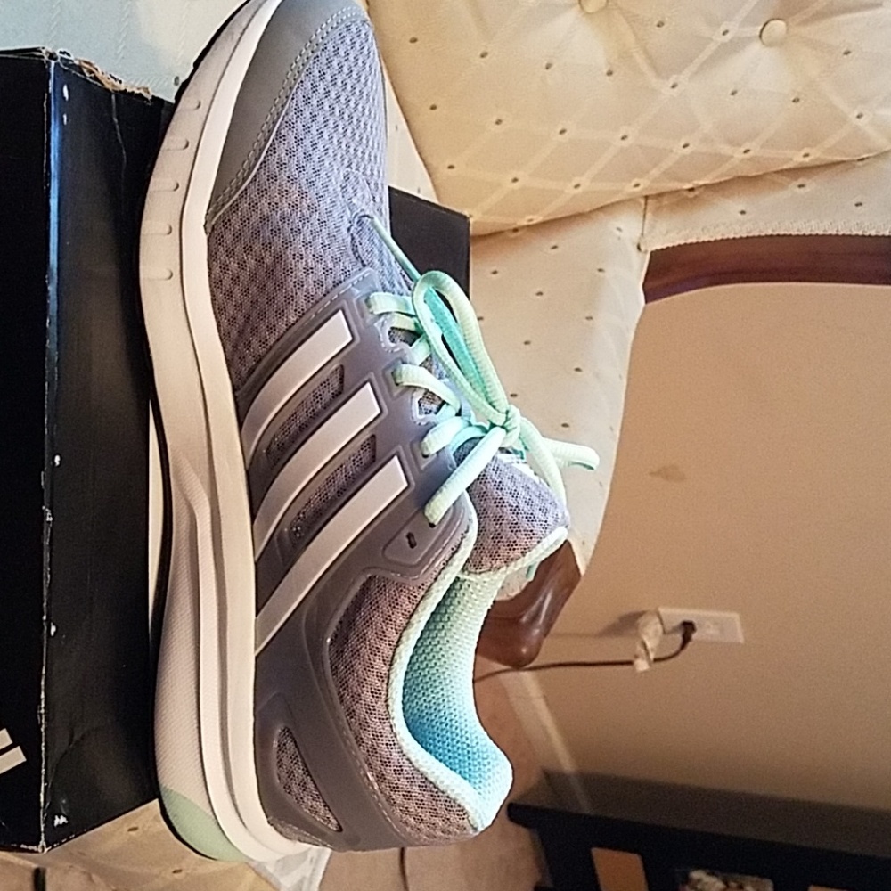 Adidas Tennis Shoes